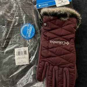 Womens heavenly gloves size medium purple/maroon color with “fur” New in package